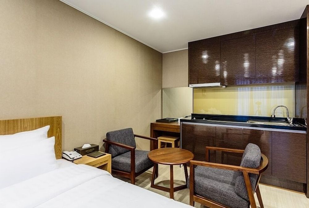 Rich Hotel Superior Twin Room 8