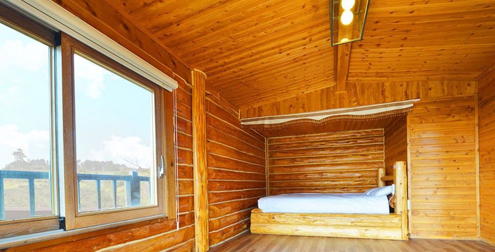 undefined Attene Pension 7