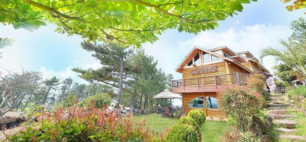 undefined Attene Pension 6