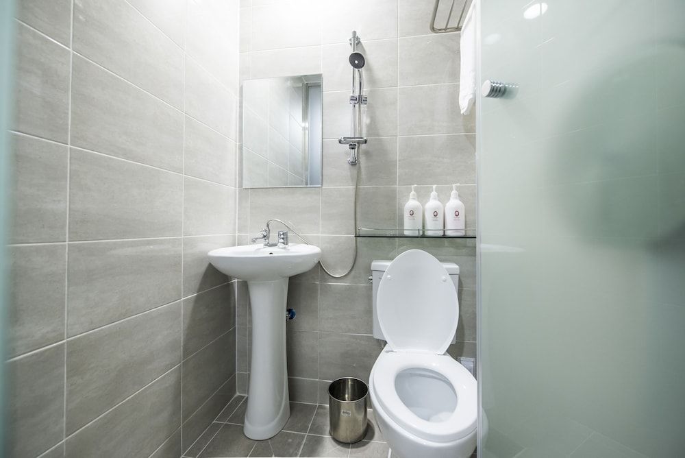 Philstay Myeongdong Metro Double Room 8