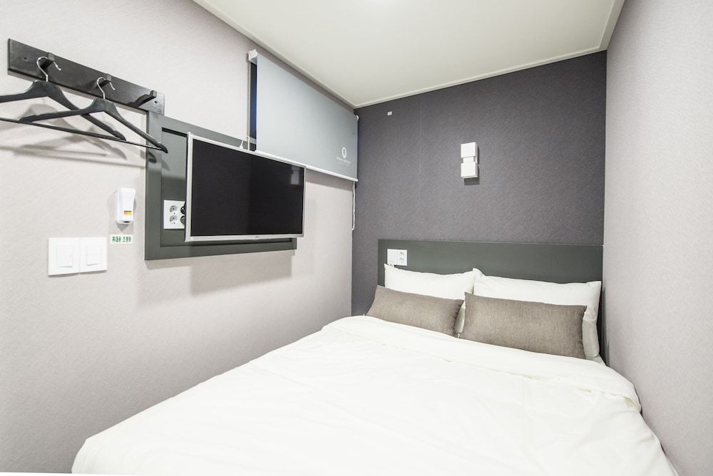 Philstay Myeongdong Metro Economy Double Room 3