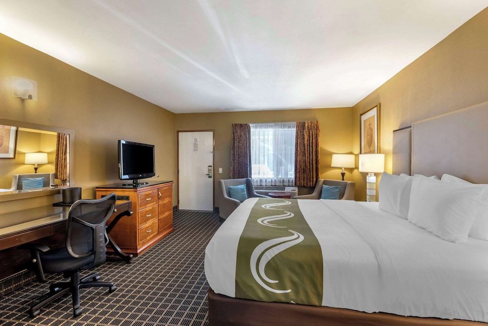 Room, 1 King Bed, Hot Tub, Non Smoking