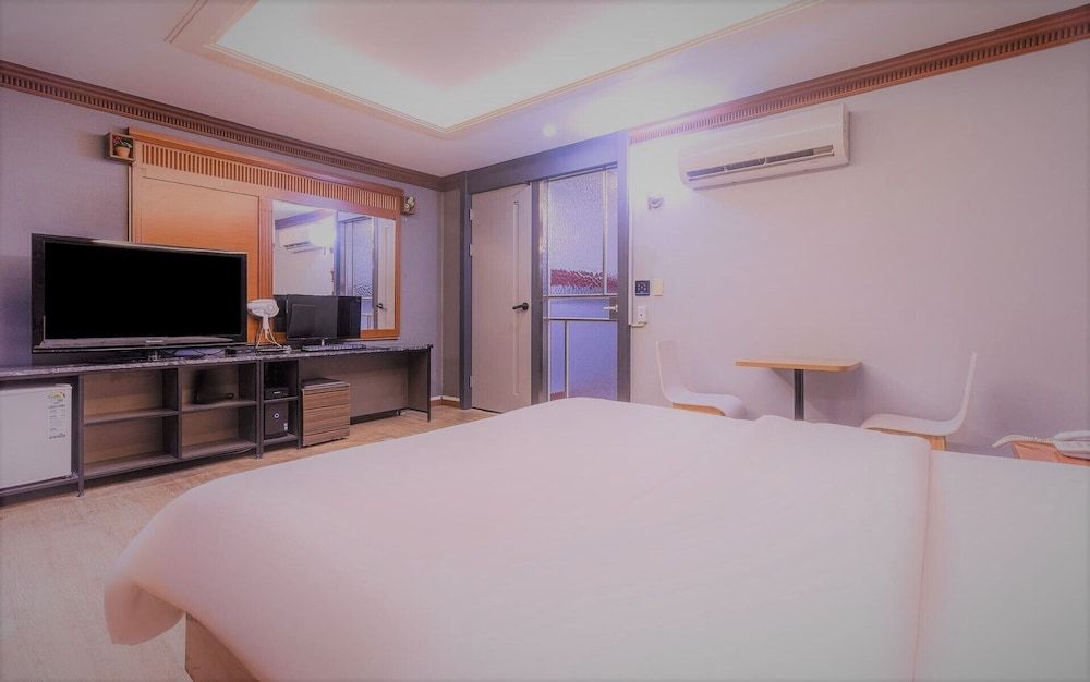 Hotel Head-One Economy Room (1) (Check-in 8PM on Sat. & the day before holiday) 4