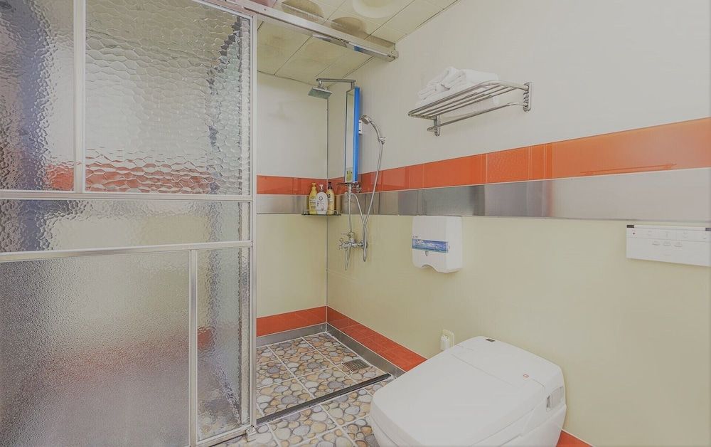 Hotel Head-One Premium Room (Check-in 8PM on Sat. & the day before holiday) 8