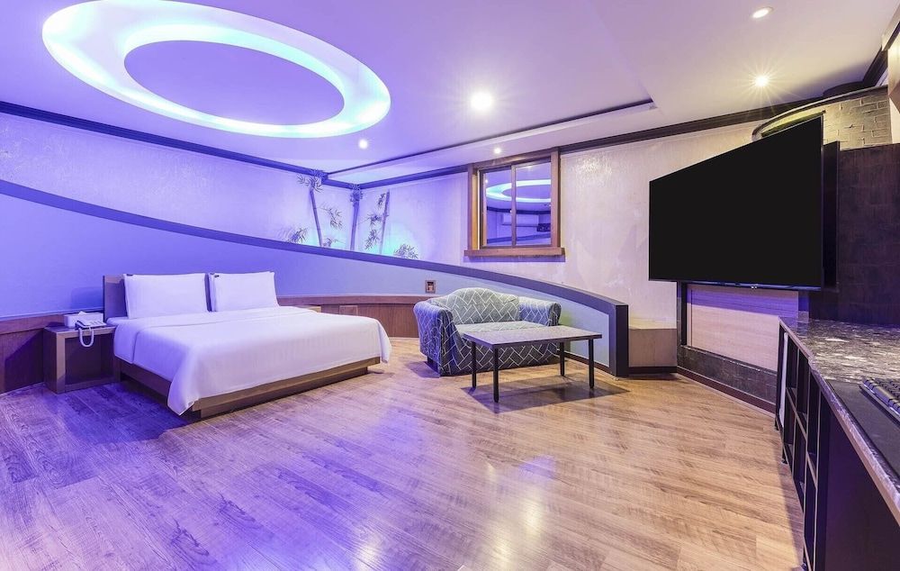 Hotel Head-One Premium Room (Check-in 8PM on Sat. & the day before holiday) 5