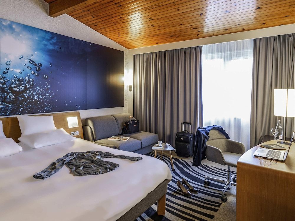 Executive Room, 1 Queen Bed with Sofa bed