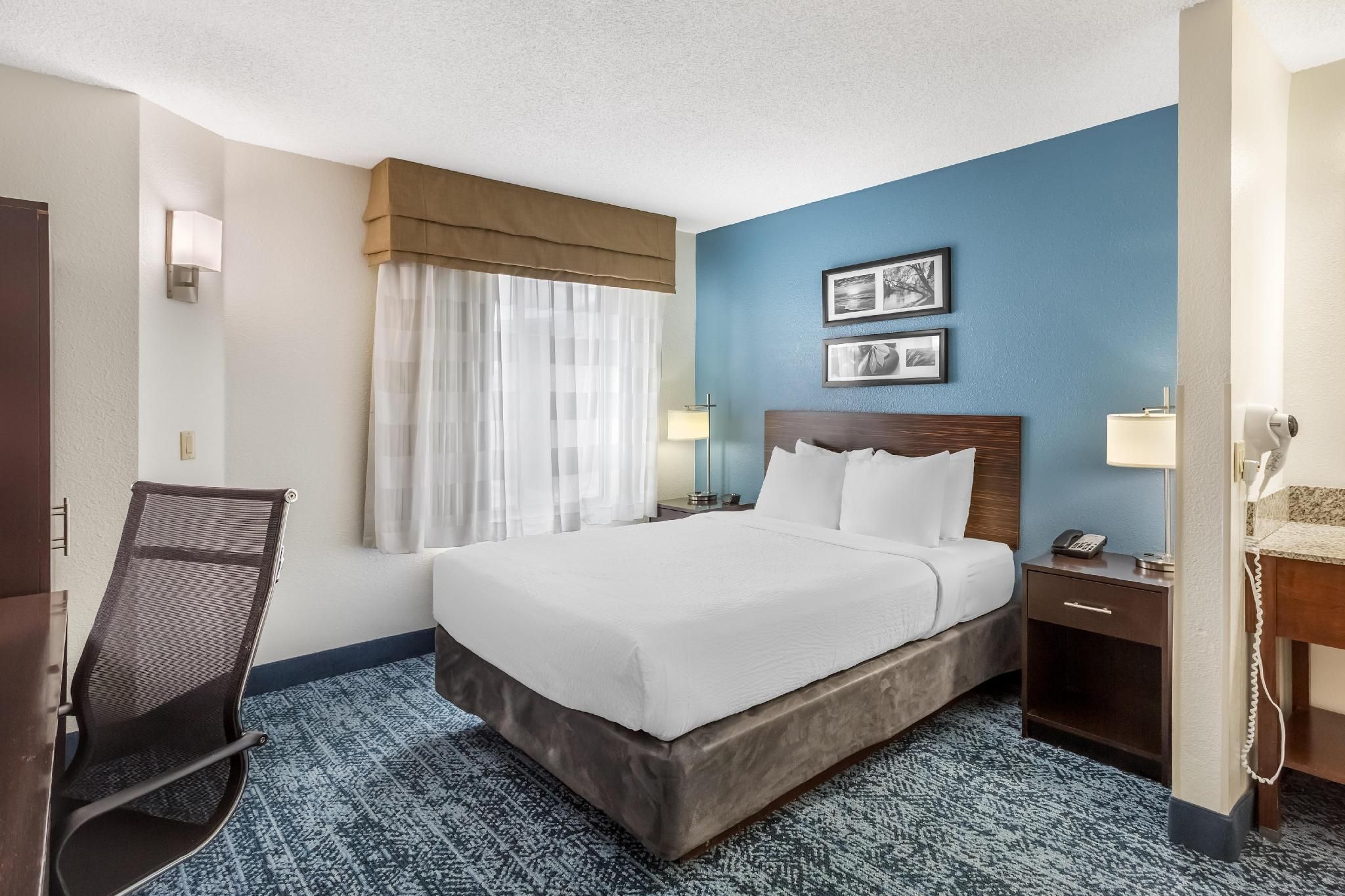 1 Queen Bed, Nonsmoking