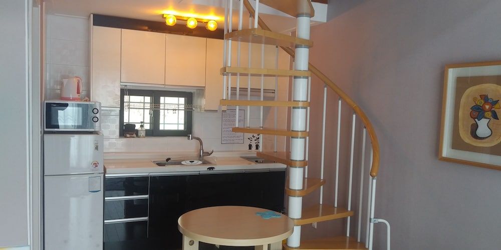 Forest of Color Pension Black Tree 5