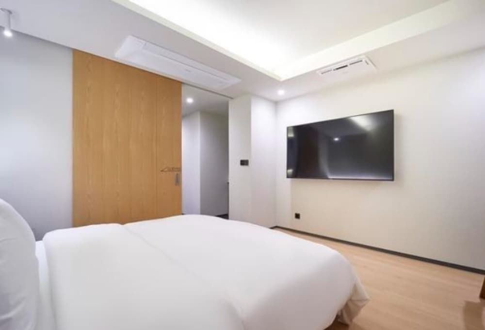 Tara Hotel Standard Double Room