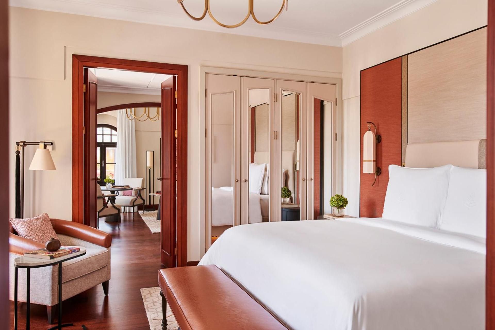 Four Seasons Executive Suite with King Bed
