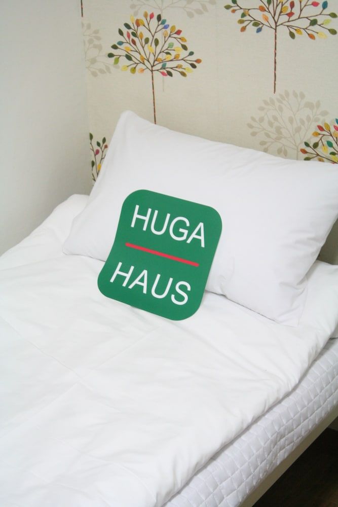 undefined Huga Haus 4