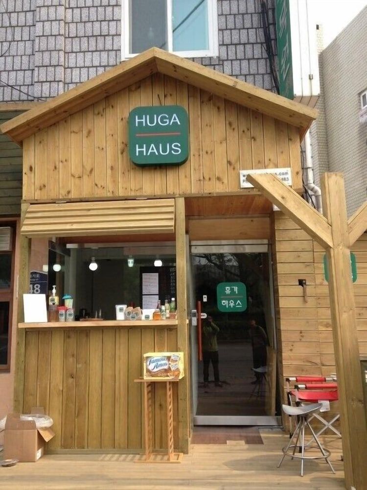 undefined Huga Haus 3