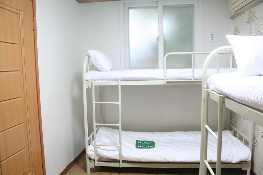 undefined Huga Haus 7