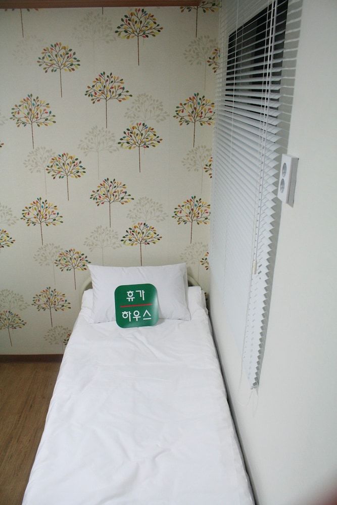 undefined Huga Haus 9