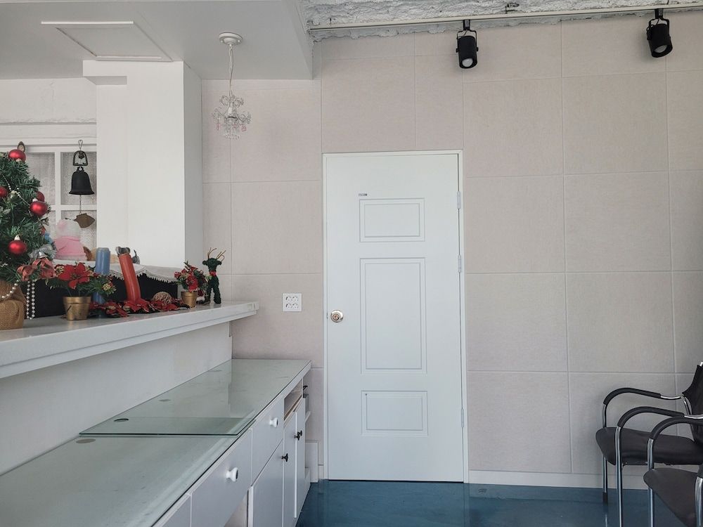 Vision House Classic Studio Suite 7