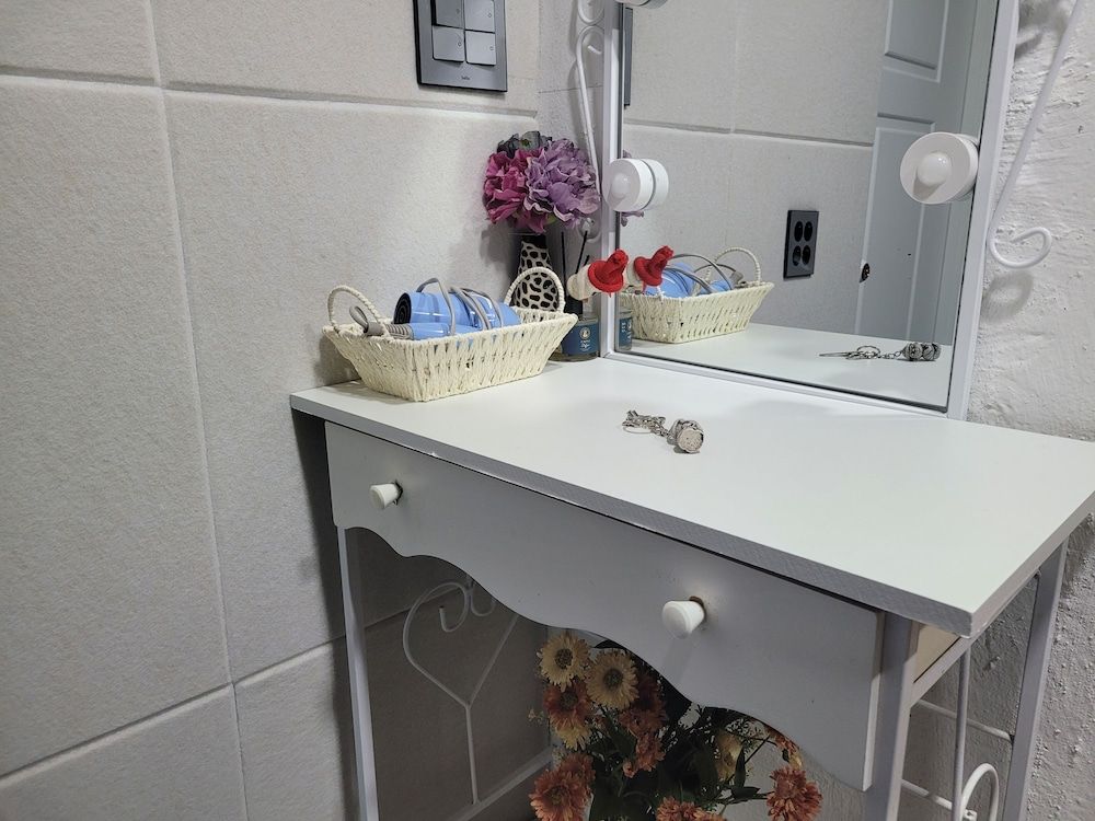 Vision House Classic Studio Suite 9