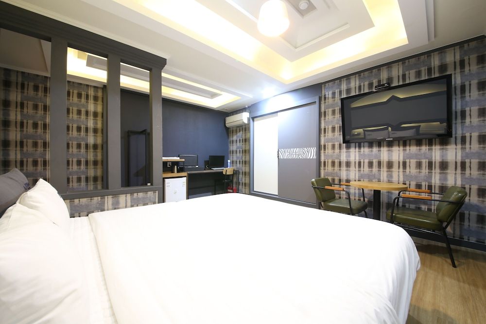Instar Hotel Yangsan Standard Room