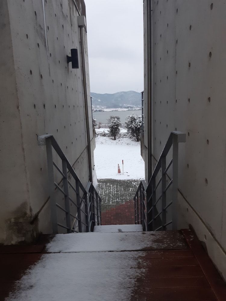 Hyoui Youm Pension B3 Room - Lake view