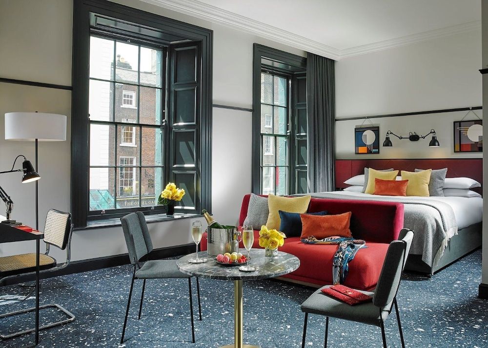 undefined The Mont 7