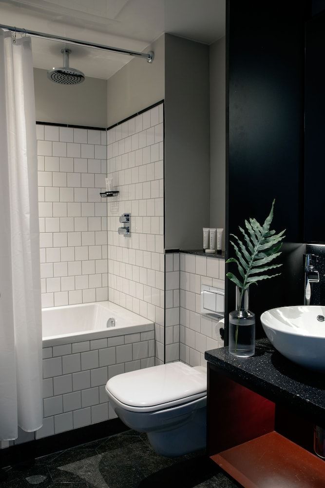 undefined The Mont 6