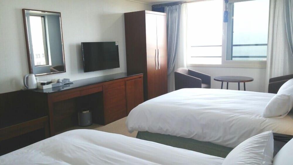 The Stay Century Hotel Quadruple Room 3