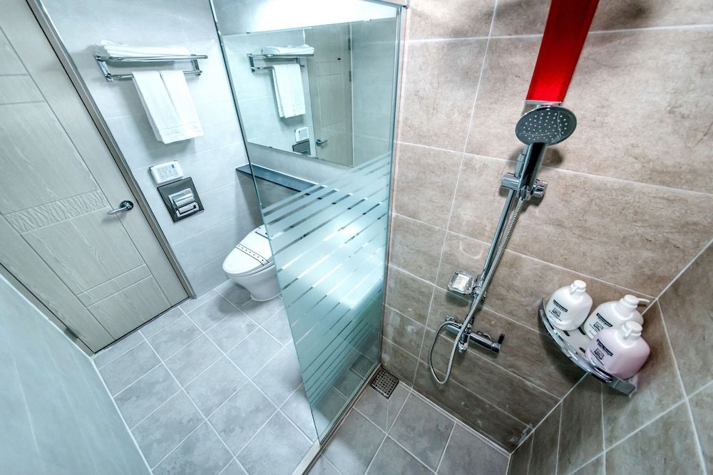 The Stay Century Hotel Quadruple Room 8