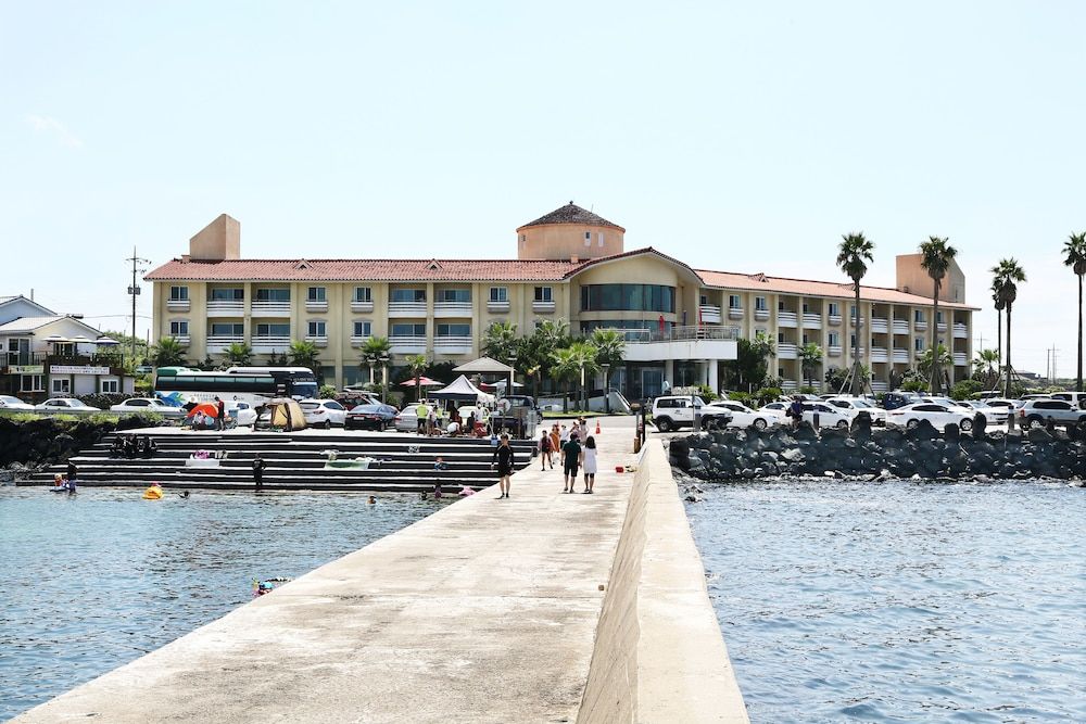 undefined Mega Resort 3