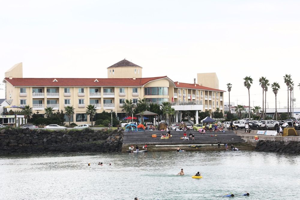 undefined Mega Resort 4