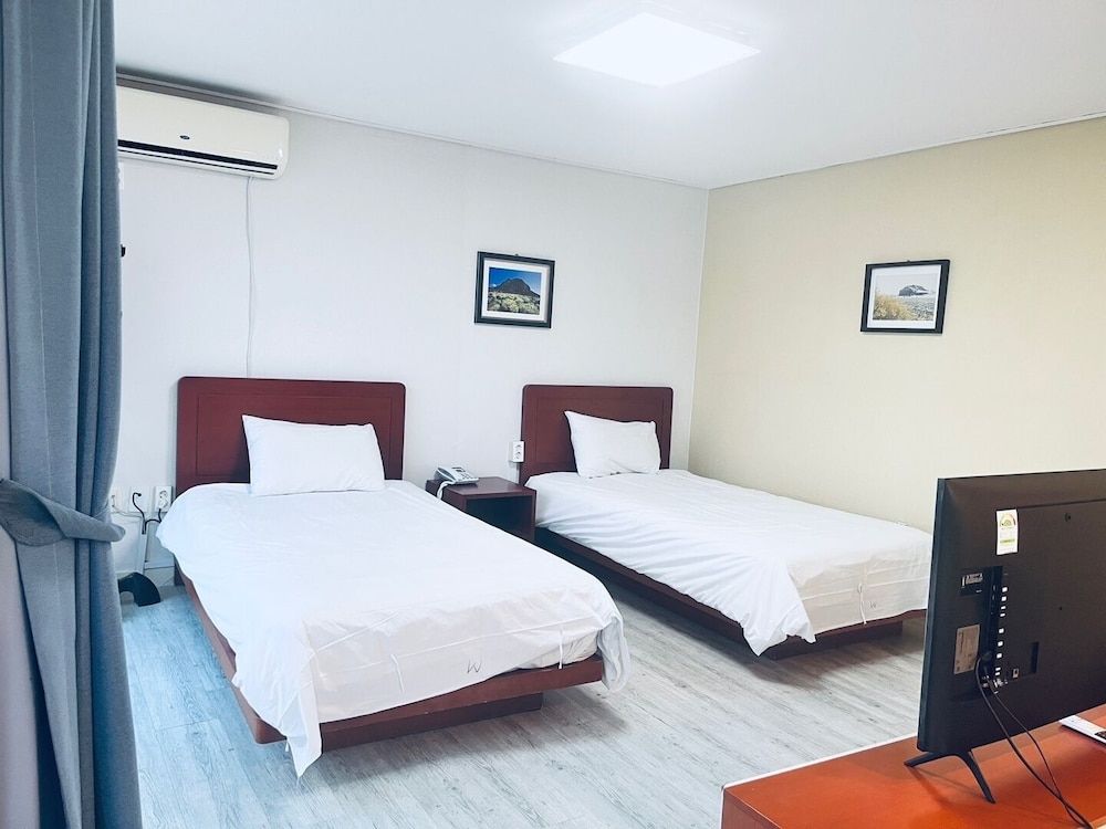 Mega Resort Twin Room, 2 Twin Beds 3