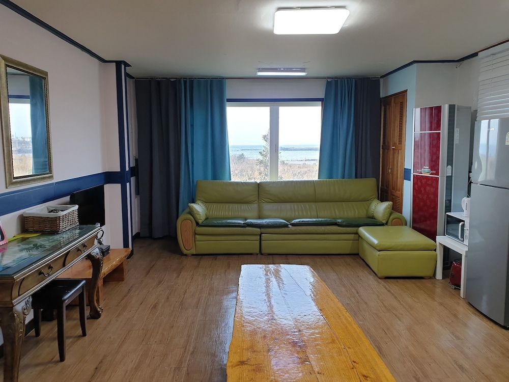 Morning Beach Pension Family Condo, 1 Bedroom, Beachfront 5