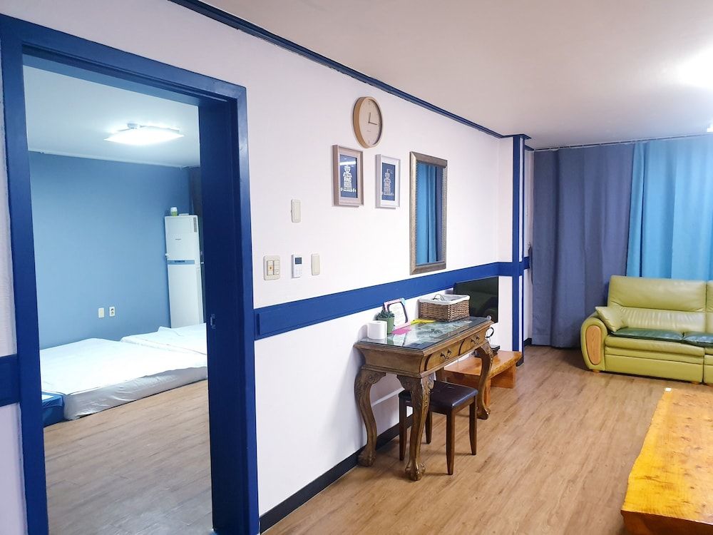 Morning Beach Pension Family Condo, 1 Bedroom, Beachfront 4