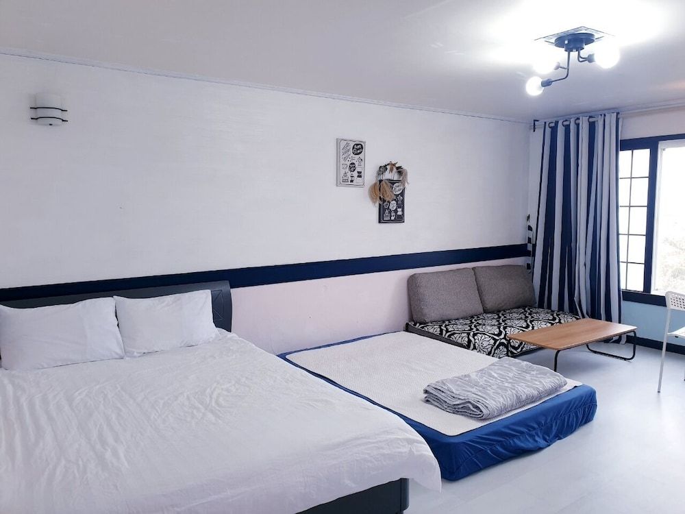 Morning Beach Pension Standard Double Room (15PY ) 8