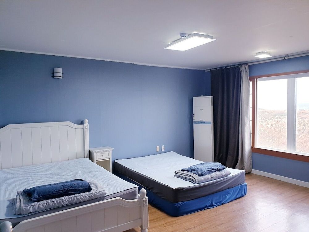 Morning Beach Pension Family Condo, 1 Bedroom, Beachfront 2