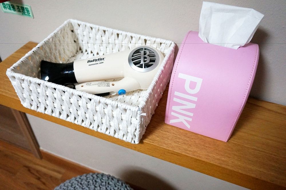 The One Hostel Twin Room 8