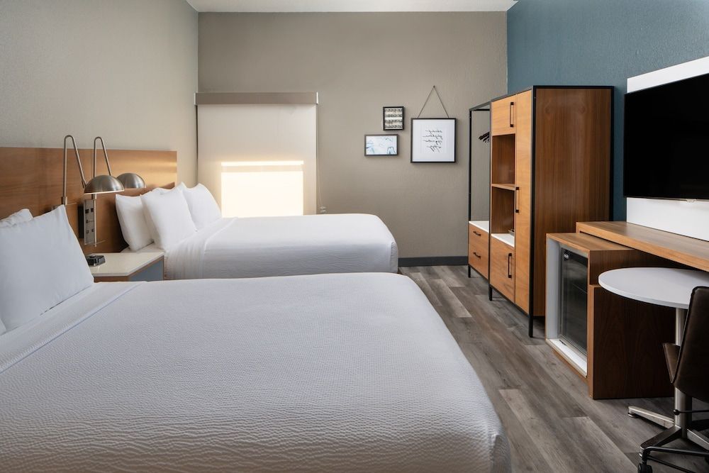 Suite, 2 Queen Beds (Hearing Accessible)