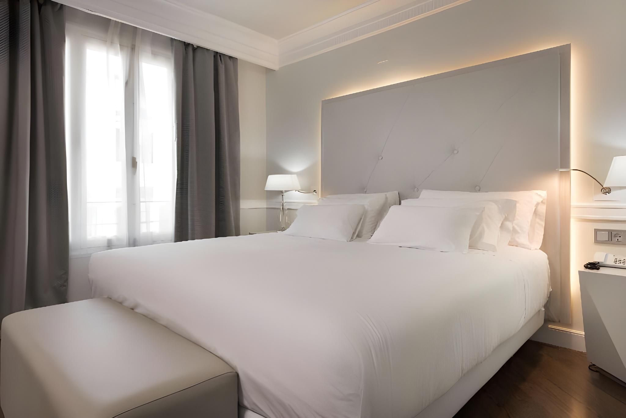 NH Collection Gran Hotel de Zaragoza Premium Room 2