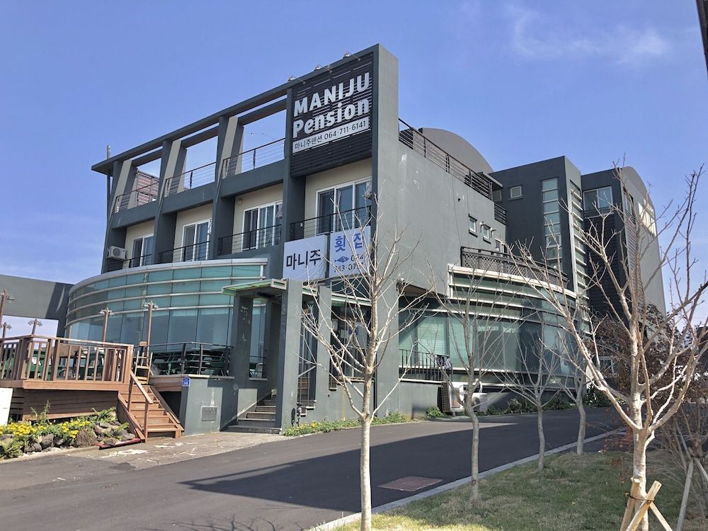 undefined Maniju Pension 8