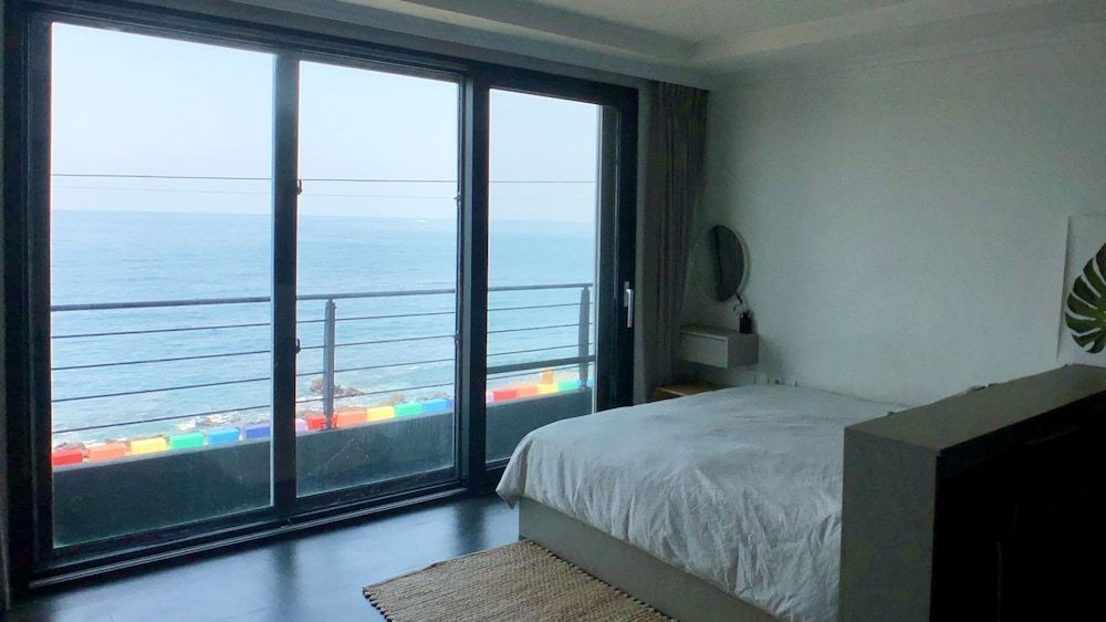 undefined Maniju Pension 3