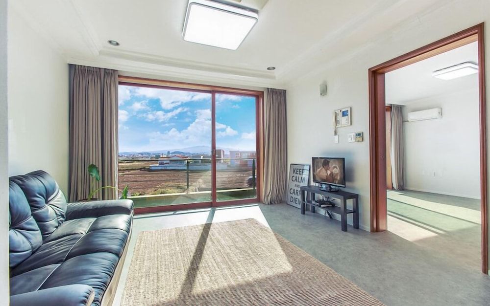 undefined Maniju Pension 2