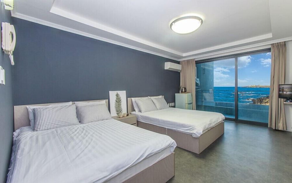 undefined Maniju Pension 5