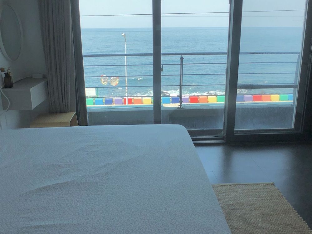 Maniju Pension Double Room, Ocean View 23