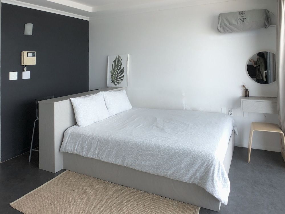 Maniju Pension Double Room, Ocean View 25