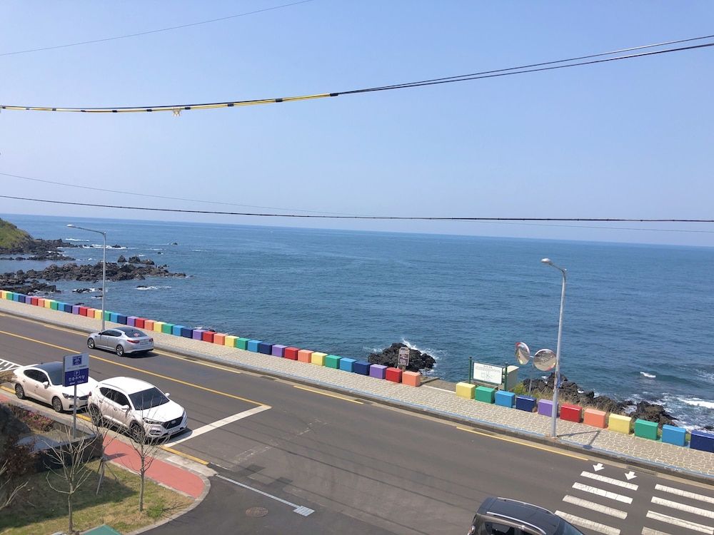 Maniju Pension Double Room, Ocean View 2