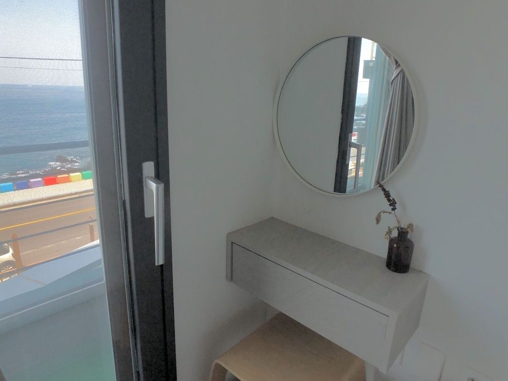 Maniju Pension Double Room, Ocean View 14