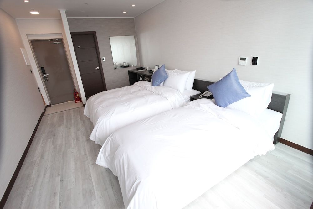 Hotel Wooyeon Flora Deluxe Twin Room