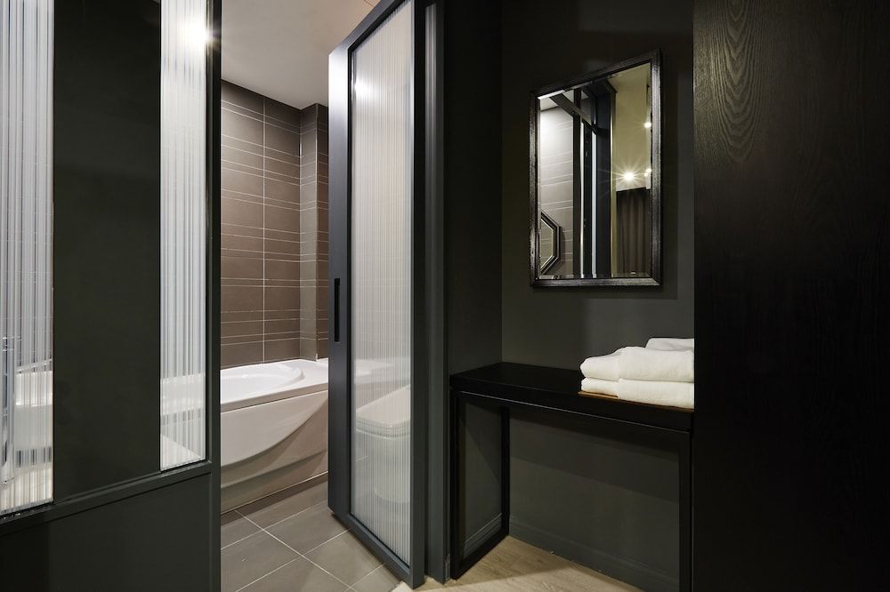 Urban Island Hotel Deluxe Double Room, 1 Double Bed 5