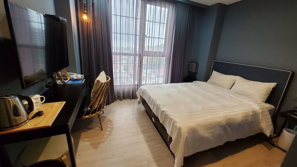 Urban Island Hotel Deluxe Double Room, 1 Double Bed 3