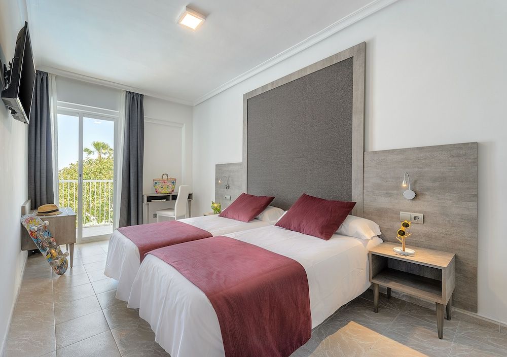 Twin Room, Balcony (3 Adults)
