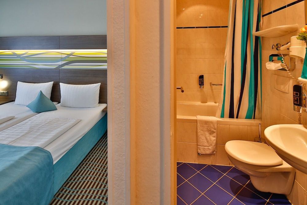 NP Hotel Wallis Standard Double or Twin Room 7