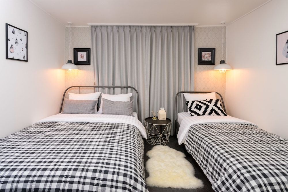 undefined Neat House 5